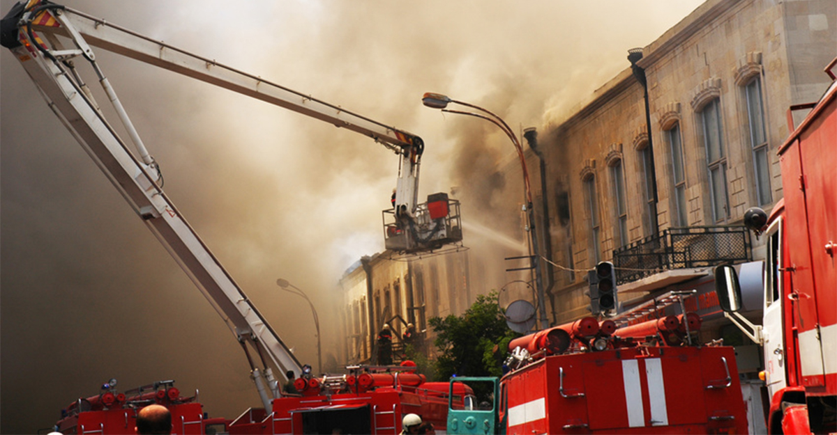 Fassadenbrand: Wie hoch ist die Brandgefahr bei Polystyrol-Dämmung?