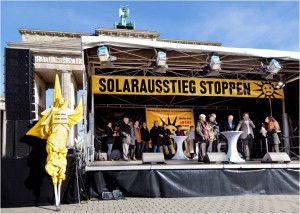 Solarbranche hofft auf Vermittlungsausschuss zur Einspeiseverguetung_hier_Grossdemonstration gegen Solar-Kuerzung_Foto_BSW-Solar